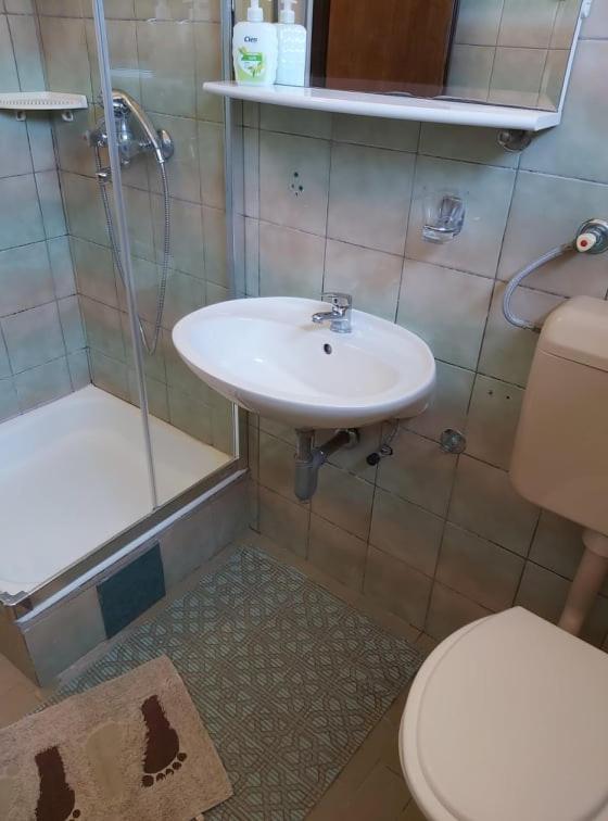 Apartmani Svitlana Sukošan المظهر الخارجي الصورة