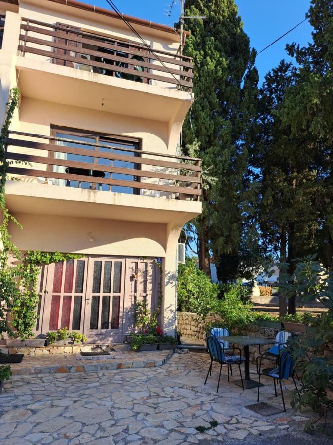 Apartmani Svitlana Sukošan المظهر الخارجي الصورة