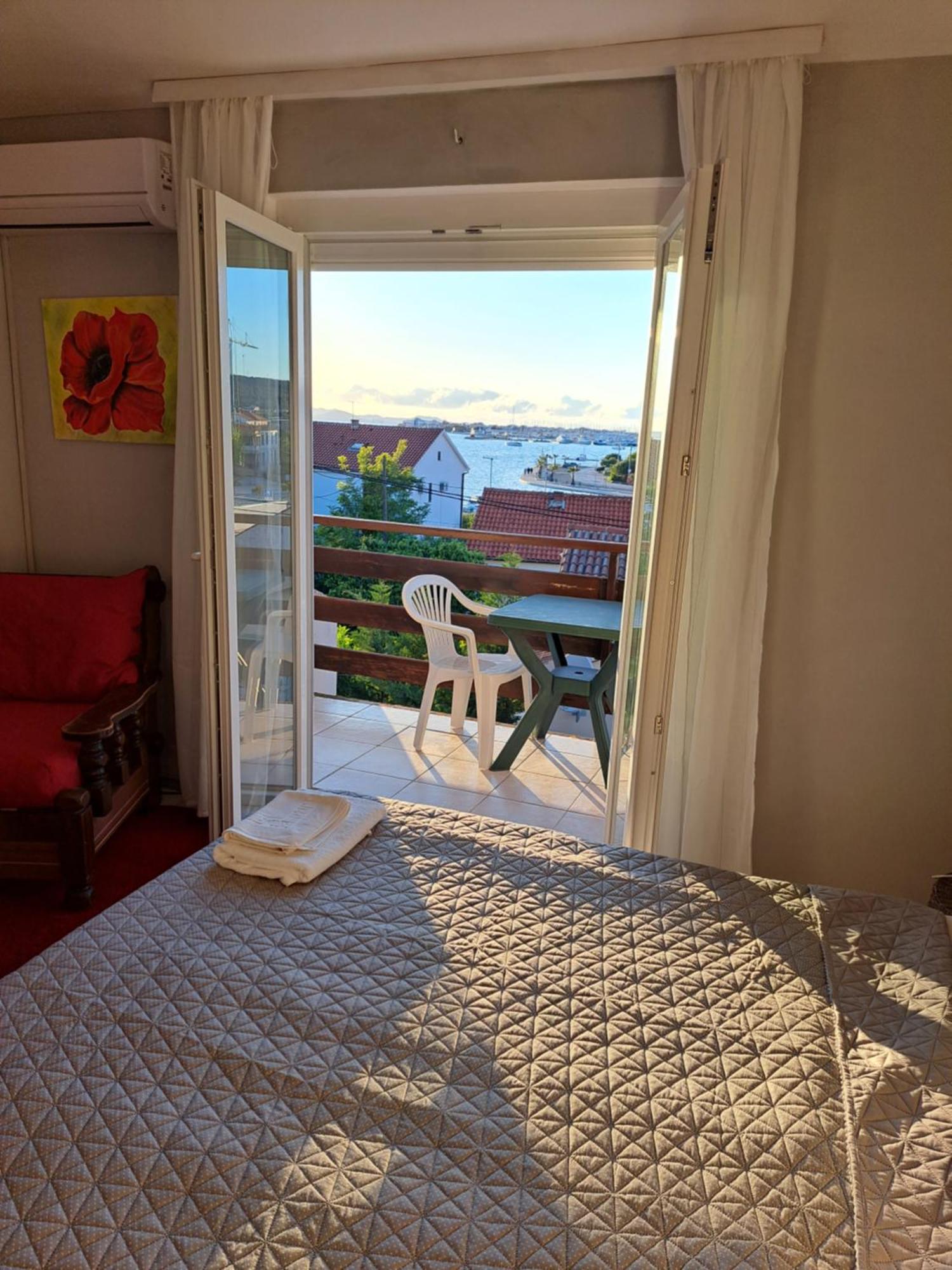 Apartmani Svitlana Sukošan المظهر الخارجي الصورة