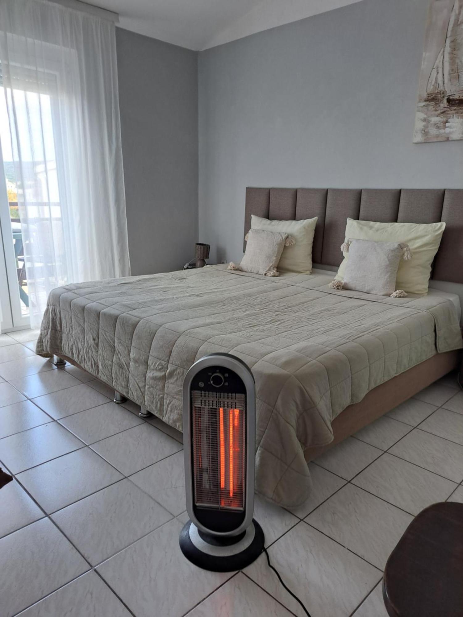 Apartmani Svitlana Sukošan الغرفة الصورة